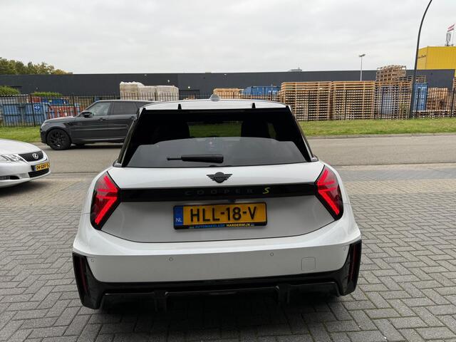 Mini Electric Mini Cooper SE John Cooper Works XL 54.2 kWh | 1E EIGENAAR | HARMAN KARDON | PANO | HEAD-UP | LED | CARPLAY | DAB | BOMVOL | CAMERA |