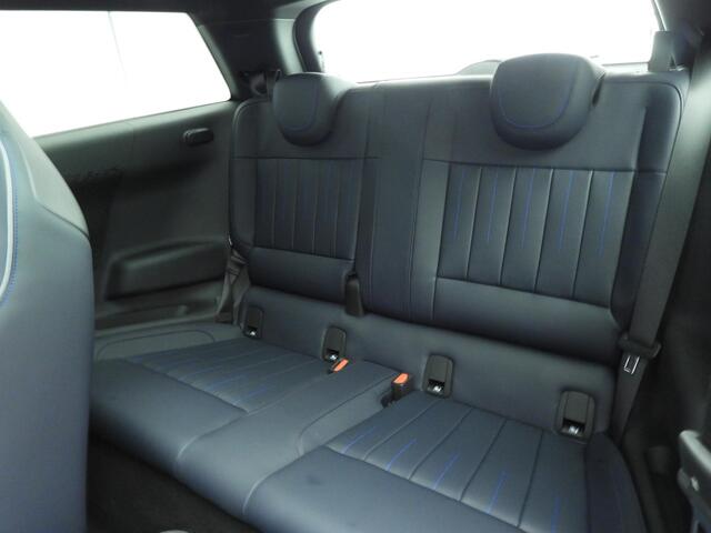 Mini Electric 3-deurs Cooper SE Favoured / Panoramadak / Head-up / Park assist / JCW Stoelen / LED / Alu wielen 18 inch