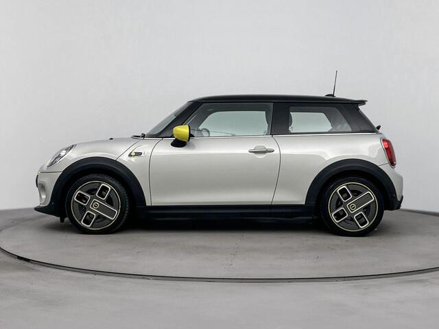 Mini Electric Mini Charged 33 kWh 184PK | Harman Kardon Audio | Head-Up Display | Lederen Bekleding | Stoelverwarming | Achteruitrijcamera | BTW Auto