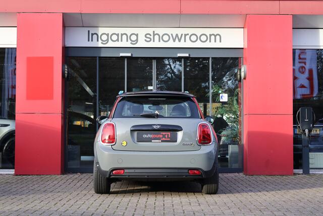 Mini Electric Mini Camden Edition 33 kWh | Origineel NL | PDC | Cruise Control | Navigatie | Climate Control |