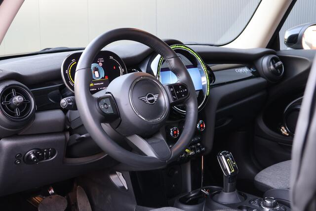 Mini Electric Mini Camden Edition 33 kWh | Origineel NL | PDC | Cruise Control | Navigatie | Climate Control |