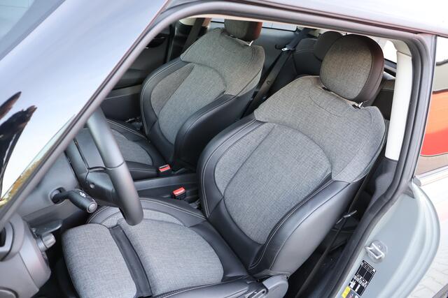 Mini Electric Mini Camden Edition 33 kWh | Origineel NL | PDC | Cruise Control | Navigatie | Climate Control |