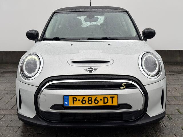 Mini Electric Classic 33 kWh | LED | Apple Carplay & Android Auto | Cruise | Parkeersensoren | Climate Control |