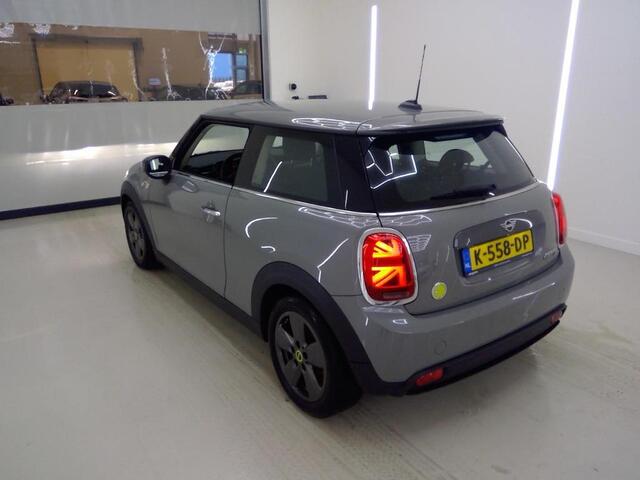 Mini Electric Mini Basic 33 kWh Navigatie Cruise Control Full Led Virtual Cockpit Lichtmetalen velgen Airco