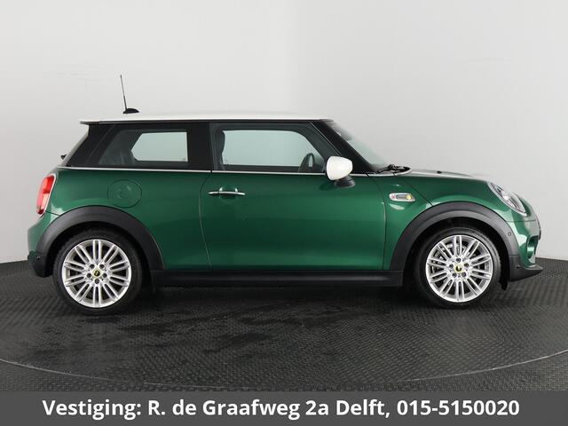Mini Electric Cooper S Charged 33 kWh (184 PK) | Navigatie | Stoelverwarming | 1e eigenaar |