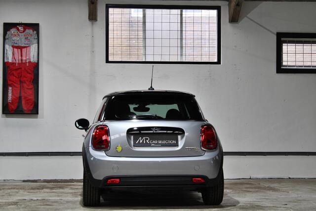 Mini Electric Mini Essential 33 kWh | LED | Apple Carplay | Stoelverwarming | Parkeersensoren | 1e eigenaar | BTW |