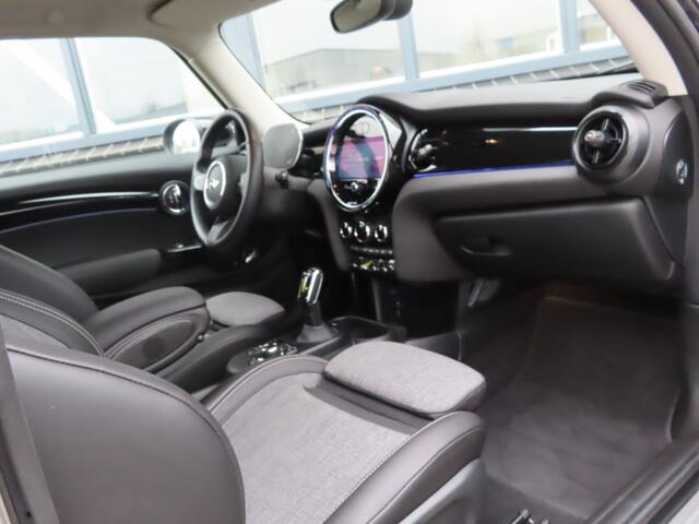 Mini Electric Mini Classic 33 kWh | camera | keyless entry | comfortstoelen |