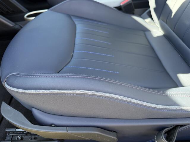 Mini Electric Mini Cooper SE 54 kWh Favoured M-pack, Camera | Pano | Leer