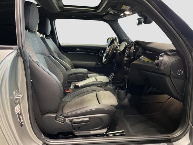 Mini Electric Cooper SE Classic Head-Up Harman/Kardon Panoramadak Leder Sportstoel Neem contact op en we maken een afspraak!