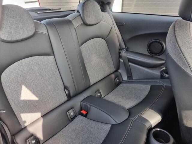 Mini Electric Mini MINI Yours 33 kWh NAVI / CAMERA / CRUISE / PDC / STOELVERWARMING