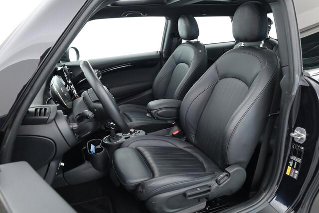 Mini Electric Mini Cooper S Yours 33 kWh | Rijklaar! | S/K-dak | HUD | Harman/Kardon | Leder | Camera+PDC | Nav+CarPlay | Stoelverw. | Dig. Cockpit | Led | ACC V