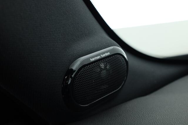 Mini Electric Mini Cooper S Yours 33 kWh | Rijklaar! | S/K-dak | HUD | Harman/Kardon | Leder | Camera+PDC | Nav+CarPlay | Stoelverw. | Dig. Cockpit | Led | ACC V