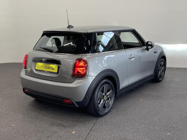 Mini Electric Essential 33 kWh Automaat | Navigatie | Apple Carplay/ Android Auto | Parkeersensoren achter | Cruise Control | Stoelverwarming | Virtual Cockpit | Climate Control