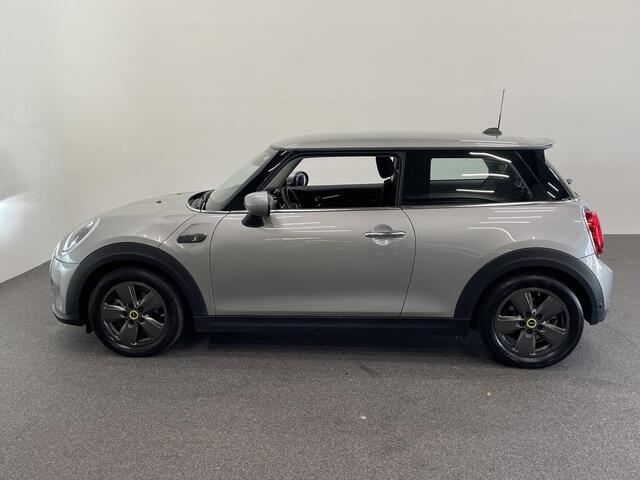 Mini Electric Essential 33 kWh Automaat | Navigatie | Apple Carplay/ Android Auto | Parkeersensoren achter | Cruise Control | Stoelverwarming | Virtual Cockpit | Climate Control