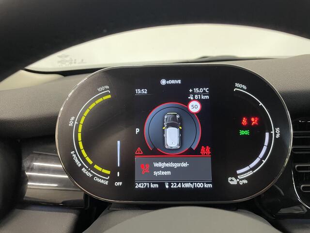 Mini Electric Essential 33 kWh Automaat | Navigatie | Apple Carplay/ Android Auto | Parkeersensoren achter | Cruise Control | Stoelverwarming | Virtual Cockpit | Climate Control