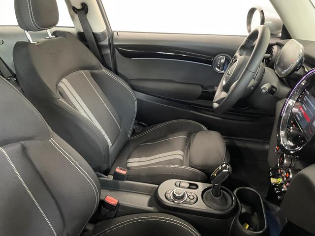 Mini Electric Essential 33 kWh Automaat | Navigatie | Apple Carplay/ Android Auto | Parkeersensoren achter | Cruise Control | Stoelverwarming | Virtual Cockpit | Climate Control