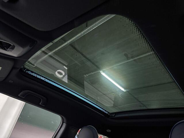 Mini Electric 3-Deurs Cooper SE Favoured M | Head-Up Display | Stuurwielverwarming | Panoramadak