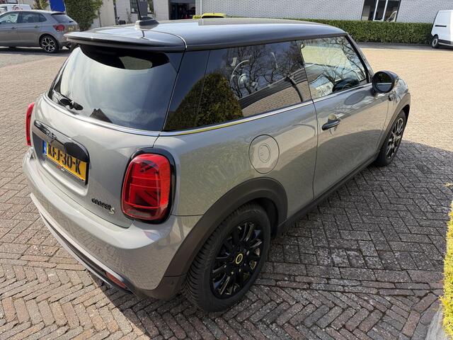 Mini Electric Mini / Navi / Carplay / Cruise /LED Classic 33 kWh
