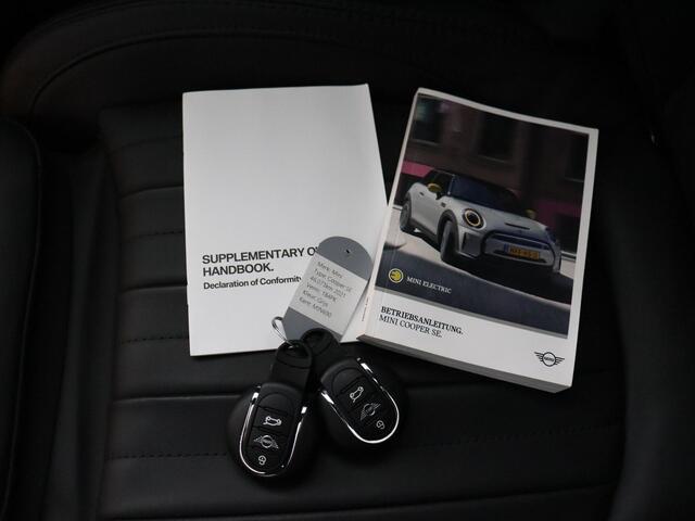 Mini Electric Mini MINI Yours 33 kWh | SoH 95,9% | 3 fase | Camera | Cruise Control | Panoramadak!