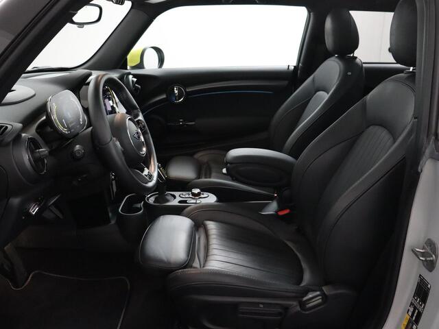 Mini Electric Mini MINI Yours 33 kWh | SoH 95,9% | 3 fase | Camera | Cruise Control | Panoramadak!