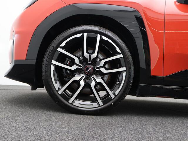 Mini Electric Aceman SE John Cooper Works Uitvoering | Pakket M | Glazen Panoramadak | 19" JCW | Stuur- en stoelverwarming | Head-Up Display | Comfort Access