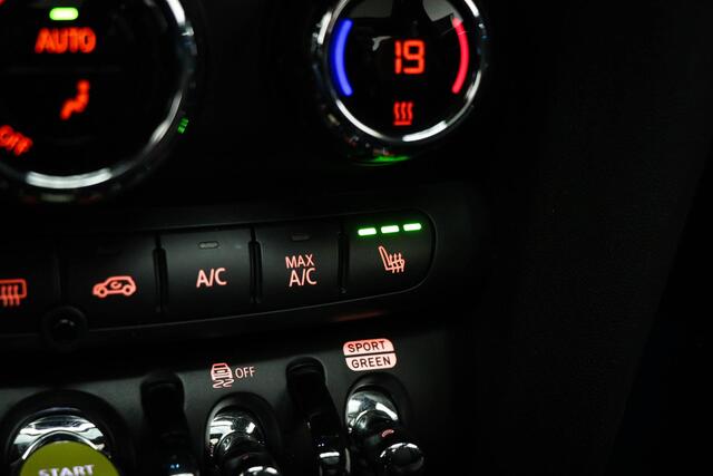 Mini Electric Mini Resolute Edition 33 kWh SOH 96% | REBEL GREEN | PANORAMADAK | MINI YOURS LEDEREN INTERIEUR | STUURVERWARMING | DAB | APPLE | CAMERA