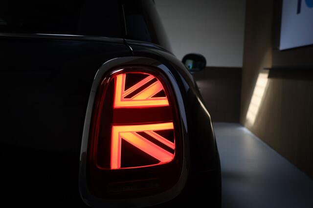 Mini Electric Mini Cooper SE 33 kWh LED/Airco/Navi Plus/Apple CarPlay/Sfeer/DAB/16"