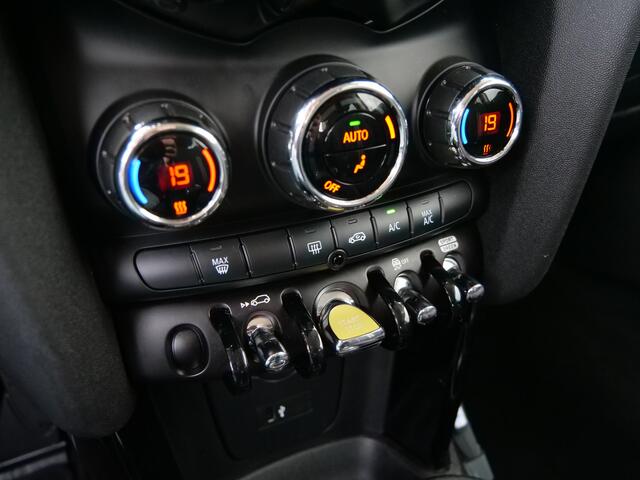 Mini Electric Mini Basic 33 kWh Automaat LED / Climate Control / Navigatie / SOH 95 %