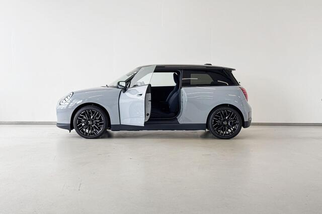 Mini Electric Cooper SE Paul Smith Ed. XL 54.2 kWh | 18 Inch Night Flash Spoke black
