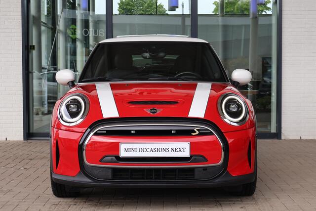 Mini Electric 3-deurs Glazen panoramadak | Stuurwielrand verwarmd | Achteruitrijcamera | Driving Assistant | Harman-Kardon sound system | 17" LM Roulette Spoke two-tone