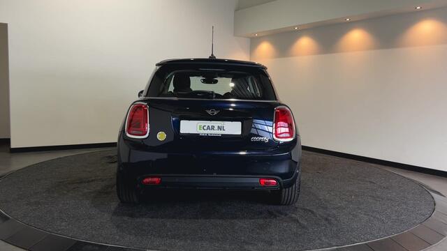 Mini Electric MINI Electric Collection 33 kWh | Head-up Display | Achteruitrijcamera | Digitaal dashboard | Soh (batterijcheck) Waarde 93,1 %