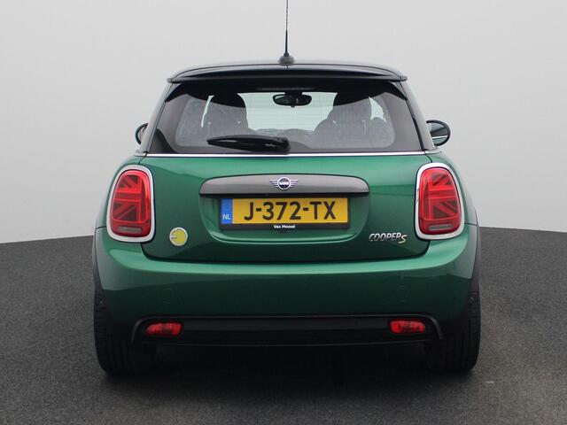 Mini Electric Charged 33 kWh 184PK | Harman Kardon Audio | Head-Up Display | *Britisch Racing Green* | Stoelverwarming | Lederen Bekleding | Zwarte Lichtmetalen Velgen | Apple CarPlay & Android Auto
