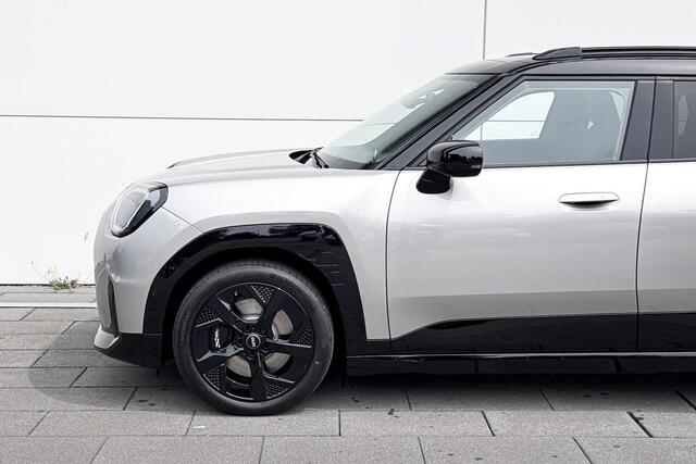 Mini Electric Aceman SE John Cooper Works M 54.2 kWh | 18 Inch John Cooper Works Slide Spoke black