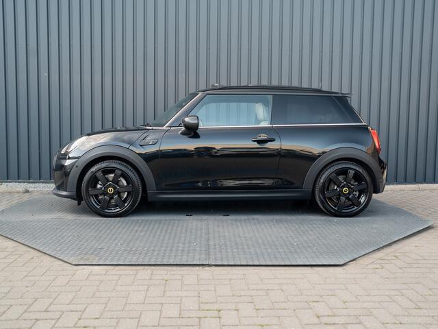 Mini Electric MINI Yours 33 kWh | Leder | Pano | Head Up | Harman/Kardon | Keyless | Camera | Prijs Rijklaar!!
