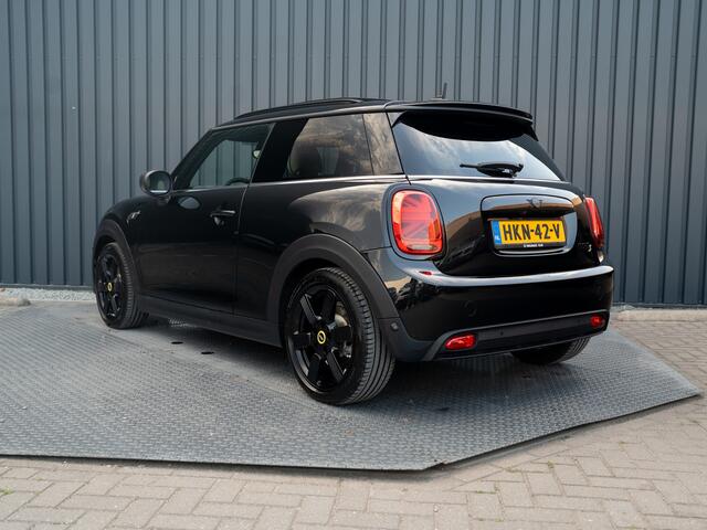 Mini Electric MINI Yours 33 kWh | Leder | Pano | Head Up | Harman/Kardon | Keyless | Camera | Prijs Rijklaar!!