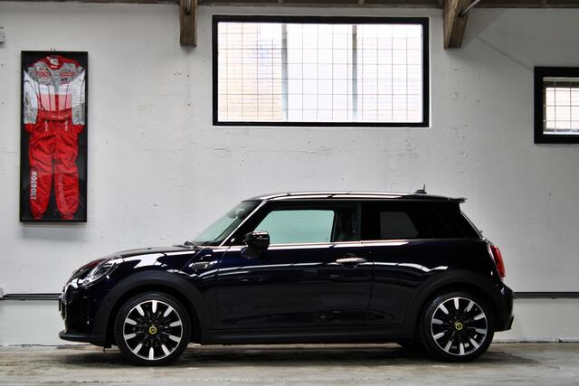 Mini Electric Resolute Edition 33 kWh | Parkeerassistent | Camera | Apple Carplay | Verwarmd stuur | SOH 98% | BTW |