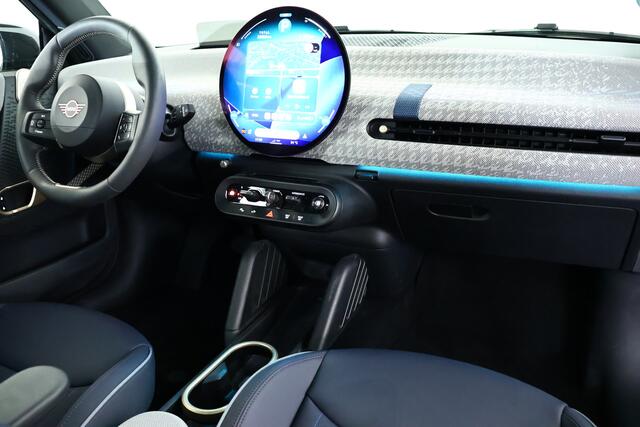 Mini Electric 3-Deurs Cooper SE Favoured XL 54.2 kWh HUD / Leder / Pano / H&K / ACC / 360 Cam