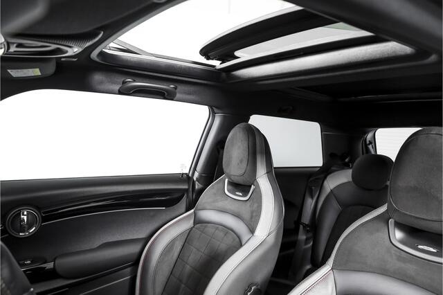 Mini John Cooper Works S 2.0 Cooper | S/K Panodak | Dig.Cockpit | Adapt.Cruise | Stoelverw. | Camera+PDC | NAV+App.Connect | Auto.Airco | LM 17" |