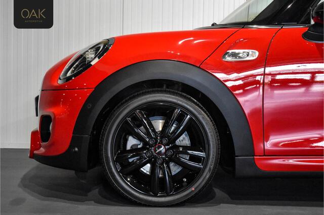 Mini John Cooper Works Cabrio 2.0 S Aut. | JCW-Trim | Navigatie | Alcantara | Camera | 17"LM | Chili Red
