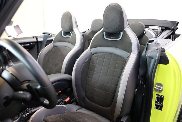 Mini John Cooper Works Mini Cabrio 2.0 JCW Origineel NL Unieke Kleur Lage KM! '22