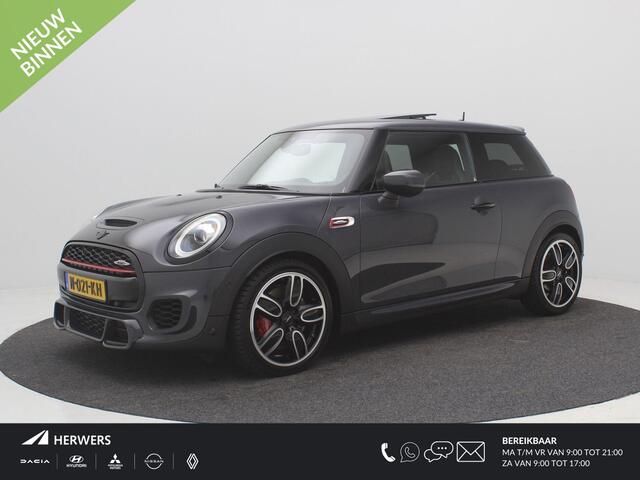 Mini John Cooper Works Mini 2.0 Chili / dealer onderhouden / JCW 231 PK / Head up / Harman Kardon Audio / Panoramadak / Alarm klasse 3 / Stoelverwarming /