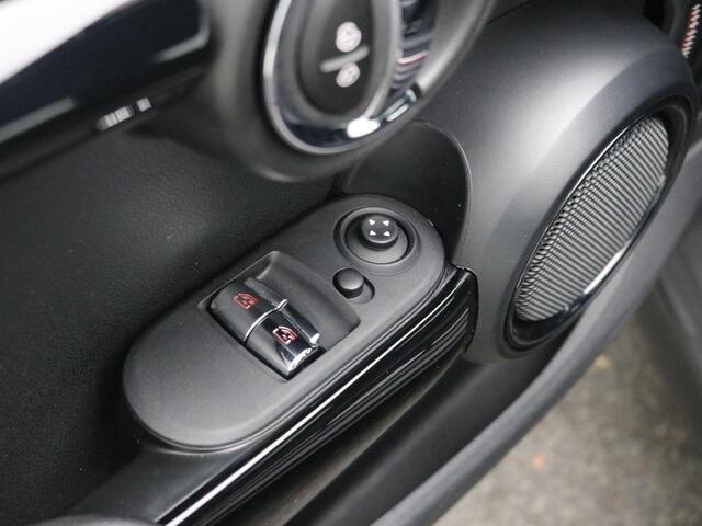 Mini John Cooper Works Mini 1.5 Business JCW / Navigatie / Cruise Control / All Seasonbanden / John Cooper Works Uitgevoerd / Airco Climate Control / LMV / Onderhoudshistorie Bekend / NL auto /