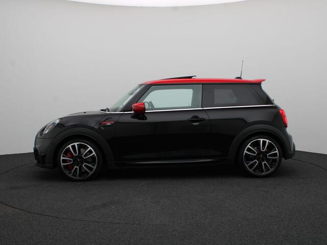 Mini John Cooper Works 3-deurs Comfort Plus Pakket | 18" JCW Circuit Spoke | Stuurwielrand Verwarmd | Glazen panoramadak | Piano Black Exterior pack | Harman-Kardon sound system | MINI Head-Up Display