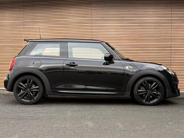 Mini John Cooper Works Mini 1.5 Cooper Dalston Navi / Clima / Carplay / Spoiler / Cruise
