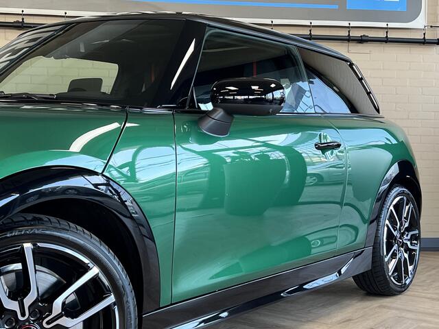 Mini John Cooper Works Mini 2.0 JCW 232PK XL Navi | H&K | HUD | Pano | Led | 360 | Keyless | Carplay | Fabrieksgarantie tot April 2028!