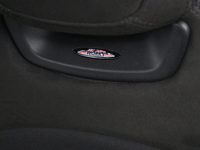 Mini John Cooper Works 1.5 Cooper | Harman/Kardon | Carplay | Sportstoelen | Full LED | Navigatie | Climate control | Park Assist | Cruise control | Getint glas