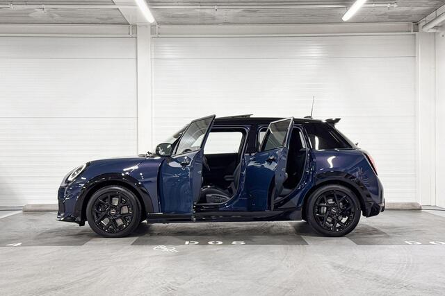 Mini John Cooper Works 5-Deurs S Cooper XL | Stuurwielverwarming | Head-Up Display | Harman/Kardon | Driving Assistant Plus | Stoelverwarming | Panoramadak | Comfort Access