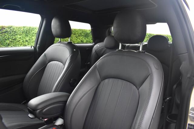 Mini John Cooper Works Mini 1.5 Cooper | Pano | Leder | Camera | Navi Prof | Carplay