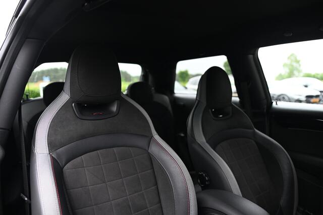 Mini John Cooper Works Hatchback Automaat / Sportstoelen / Comfort Access / Stoelverwarming / Adaptieve LED / Head-Up / Cruise Control