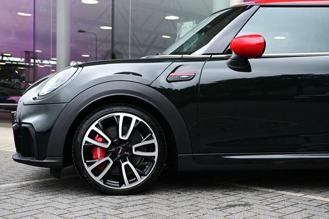 Mini John Cooper Works Hatchback Automaat / Sportstoelen / Comfort Access / Stoelverwarming / Adaptieve LED / Head-Up / Cruise Control